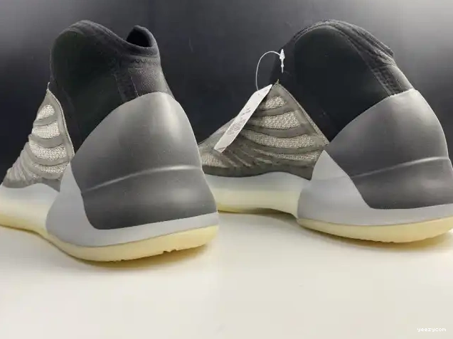 Quantum Barium Yeezy Adidas H68771 0522